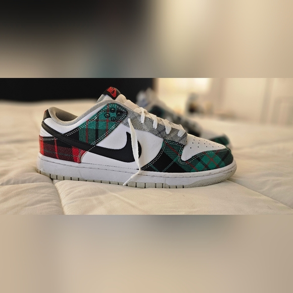 Nike Dunk Low 'Tartan Plaid' White Black Red Grey DV0827-100 Men's Size 11 - Picture 2 of 5